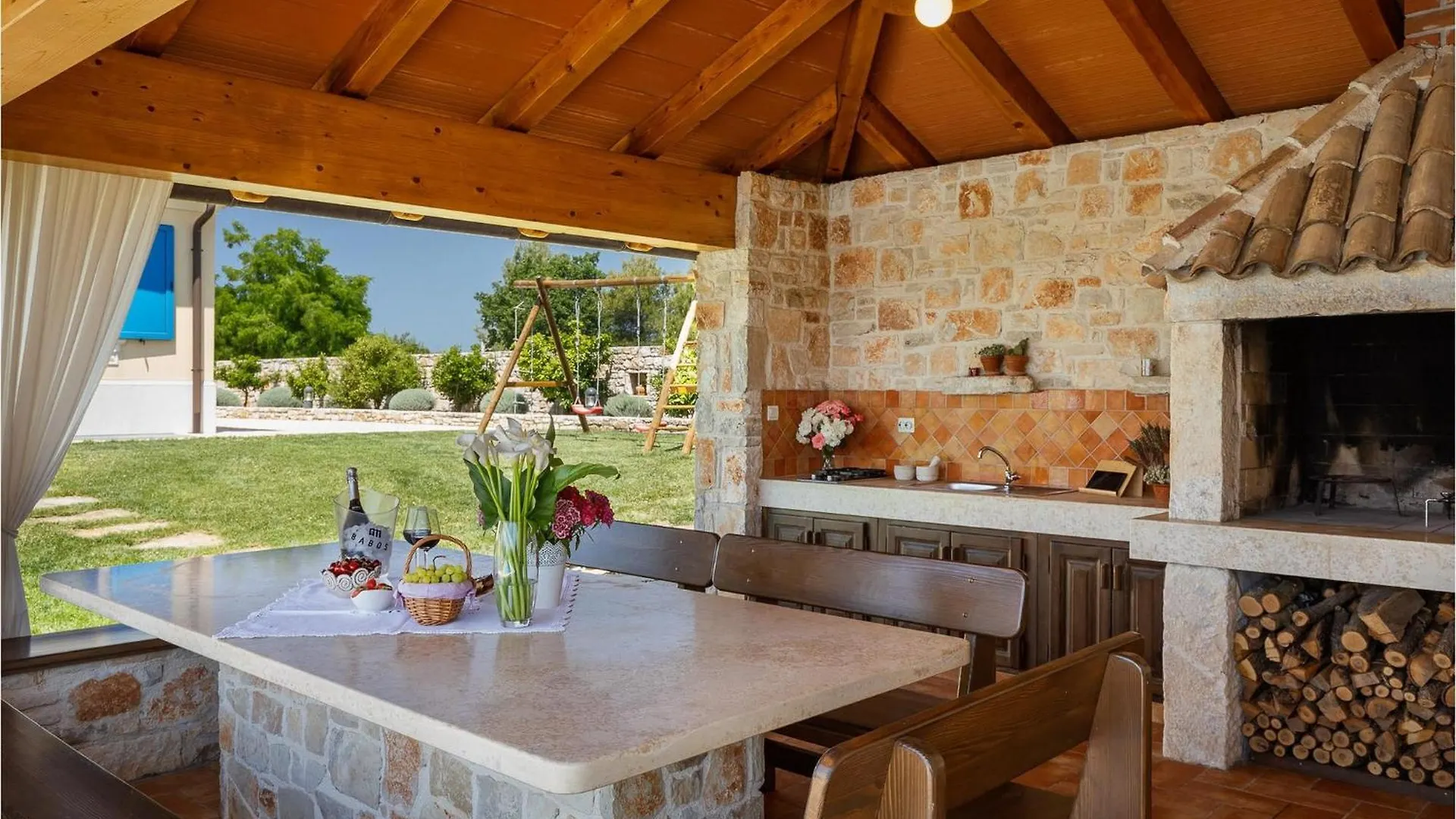 Villa Evelyn Pula 0*,  Croatia