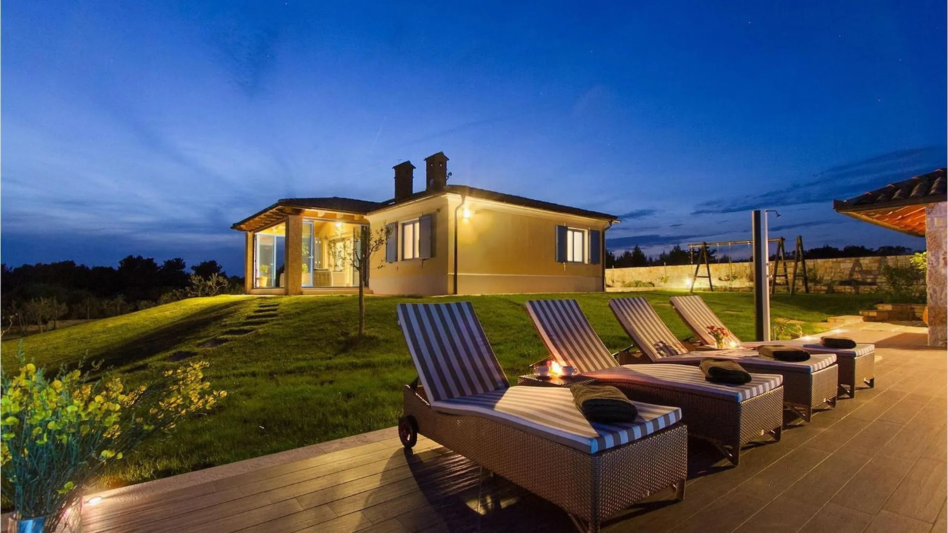 Villa Evelyn Pula 0*,  Croatia
